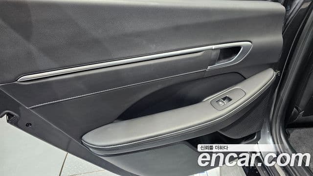 Hyundai Sonata Hybrid 2021 — Photo 3/30