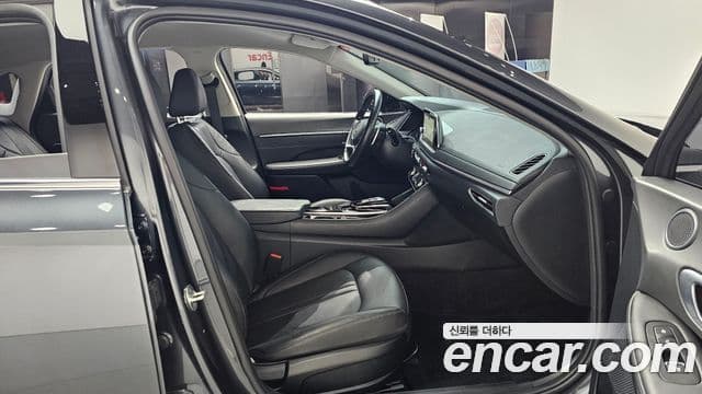 Hyundai Sonata Hybrid 2021 — Photo 27/30