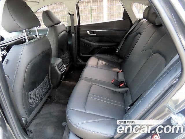 Hyundai Sonata 2022 — ფოტო 6/20