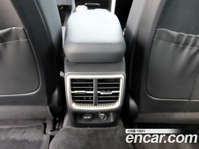 Kia K5 2022 — ფოტო 17/20