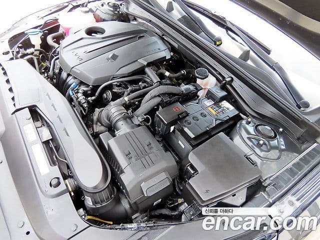 Kia K5 2022 — ფოტო 18/20