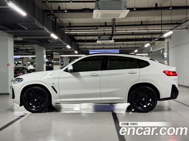 BMW X4 2022 — ფოტო 19/20