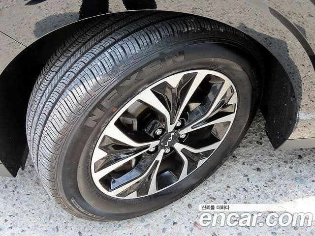 Kia Carnival 2022 — Şəkil 18/19