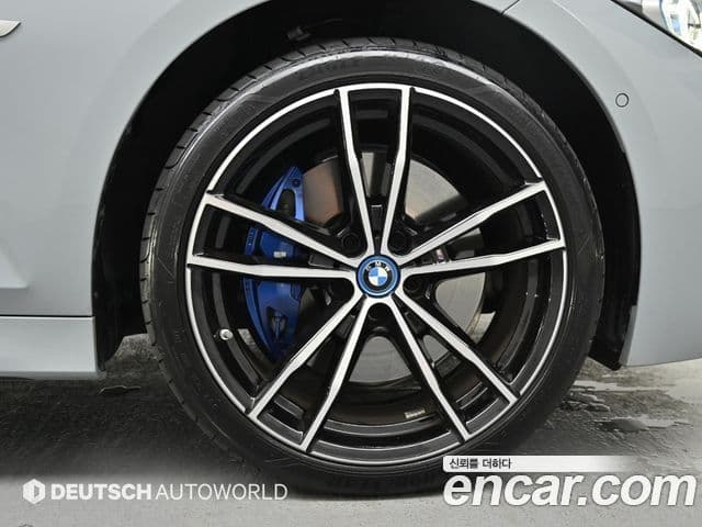 BMW 3 Series 2023 — ფოტო 5/20