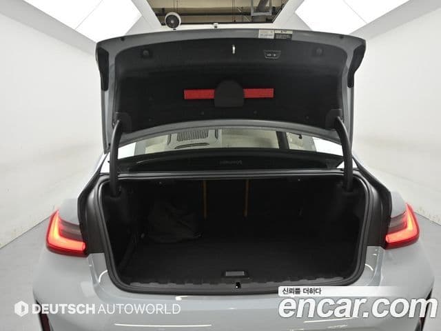 BMW 3 Series 2023 — ფოტო 20/20