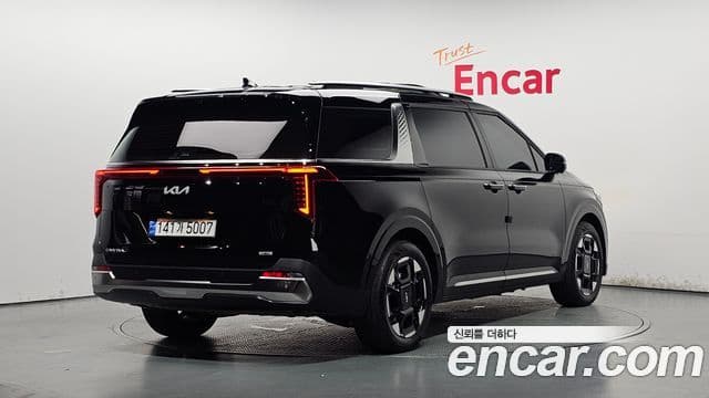 Kia Carnival 2024 — Şəkil 2/20