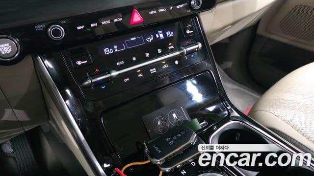 Kia Carnival 2022 — Фото 17/20