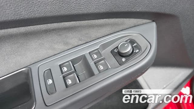 Volkswagen Golf 2024 — Photo 27/30