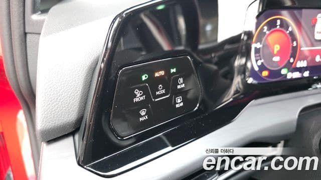 Volkswagen Golf 2024 — Photo 1/30