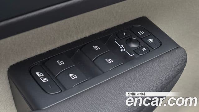 Volvo XC40 2023 — Photo 20/32