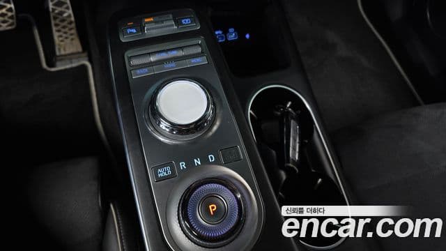 Genesis GV70 2021 — Şəkil 9/20