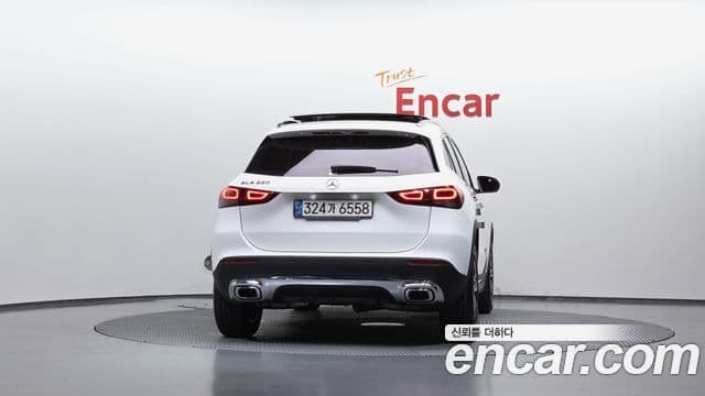 Mercedes-Benz GLA-Class 2021 — ფოტო 4/20