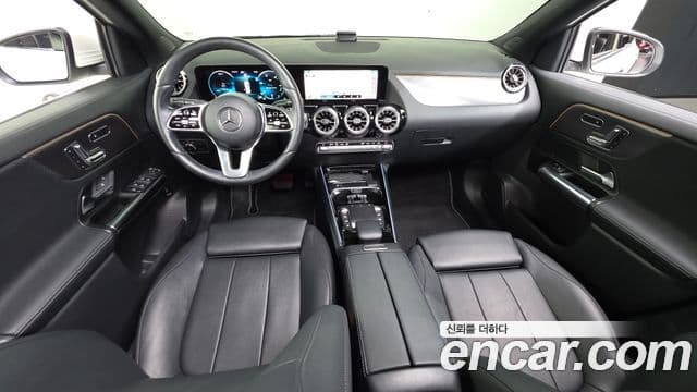 Mercedes-Benz GLA-Class 2021 — ფოტო 7/20