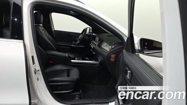 Mercedes-Benz GLA-Class 2021 — ფოტო 11/20