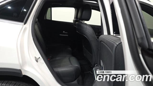Mercedes-Benz GLA-Class 2021 — ფოტო 12/20