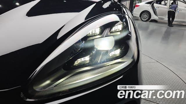 Porsche Cayenne 2022 — Photo 29/38