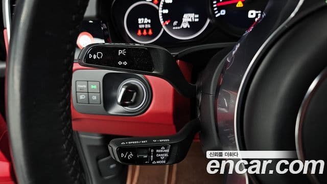 Porsche Cayenne 2022 — Photo 18/38