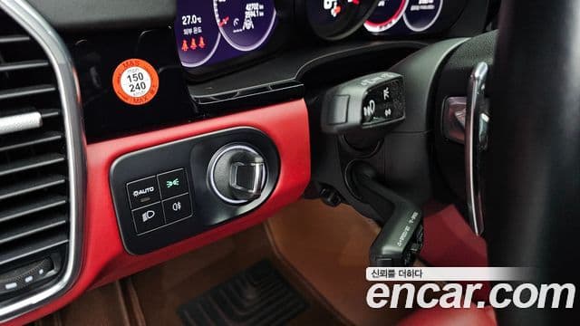 Porsche Cayenne 2022 — Photo 12/38