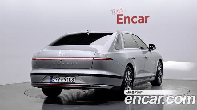 Hyundai Grandeur 2023 — ფოტო 2/20