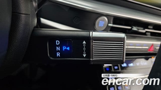 Hyundai Grandeur 2023 — ფოტო 9/20