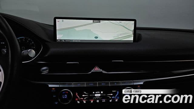 Genesis Electrified G80 2022 — Şəkil 13/20