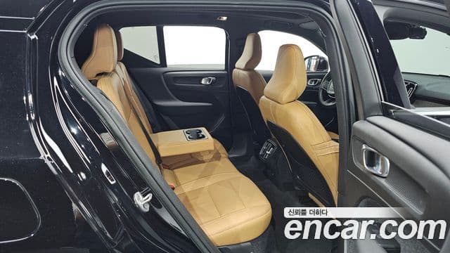 Volvo XC40 2022 — Şəkil 12/20