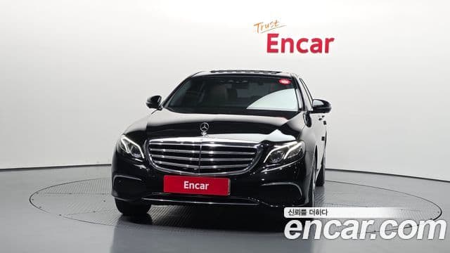 Mercedes-Benz E-Class 2018 — ფოტო 3/20