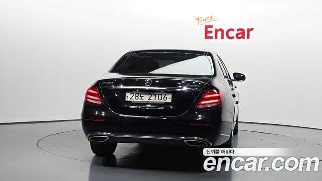 Mercedes-Benz E-Class 2018 — ფოტო 4/20