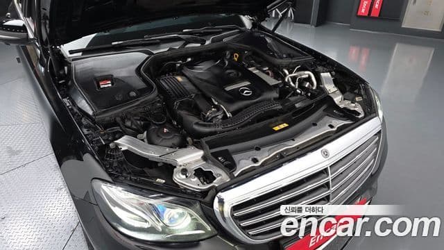Mercedes-Benz E-Class 2018 — ფოტო 6/20