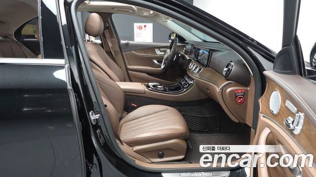 Mercedes-Benz E-Class 2018 — ფოტო 11/20