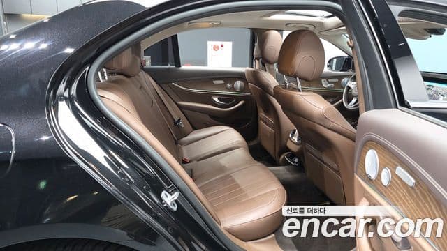 Mercedes-Benz E-Class 2018 — ფოტო 12/20