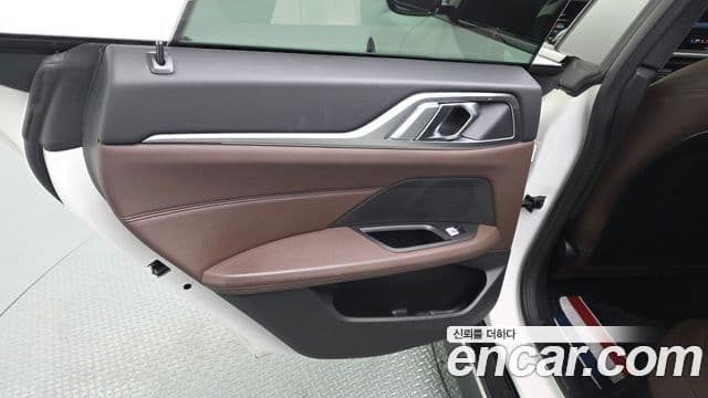 BMW 4 Series 2025 — Photo 27/34