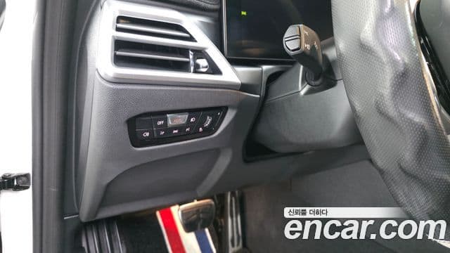 BMW 4 Series 2025 — Photo 31/34