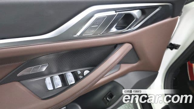 BMW 4 Series 2025 — Photo 26/34