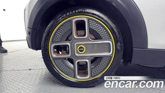 Mini Cooper Electric 2022 — ფოტო 5/34