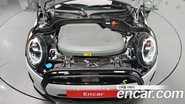 Mini Cooper Electric 2022 — ფოტო 30/34