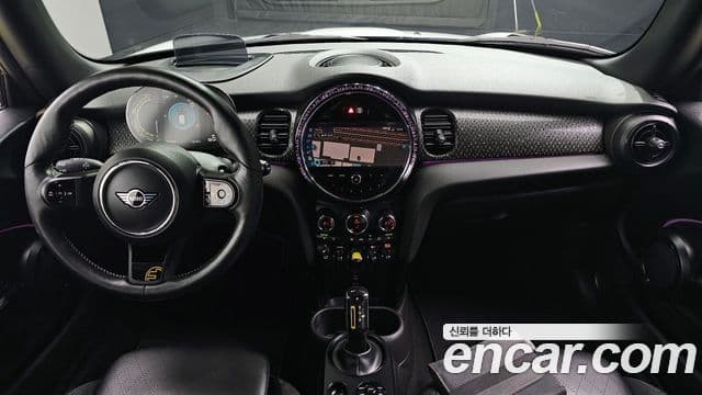 Mini Cooper Electric 2022 — ფოტო 14/34