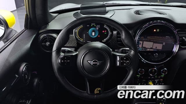 Mini Cooper Electric 2022 — ფოტო 33/34