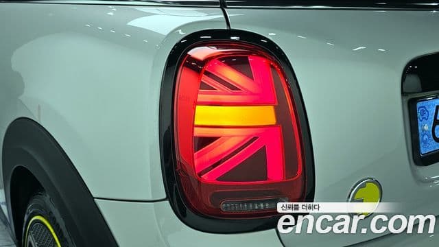 Mini Cooper Electric 2022 — ფოტო 12/34