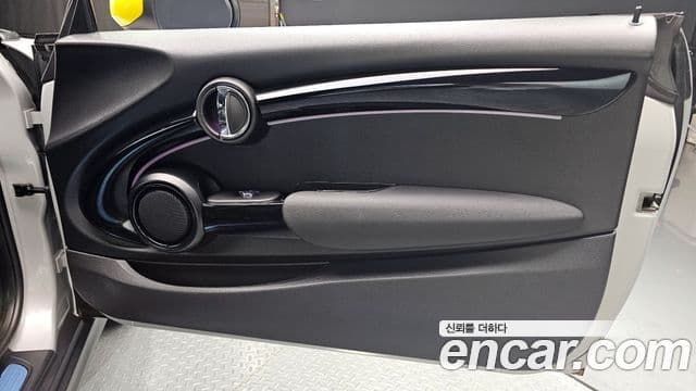 Mini Cooper Electric 2022 — ფოტო 8/34