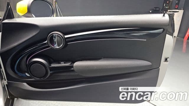 Mini Cooper Electric 2022 — ფოტო 13/34