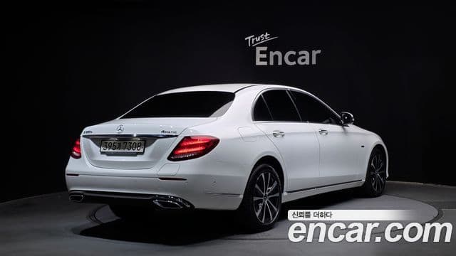 Mercedes-Benz E-Class 2020 — Şəkil 2/20