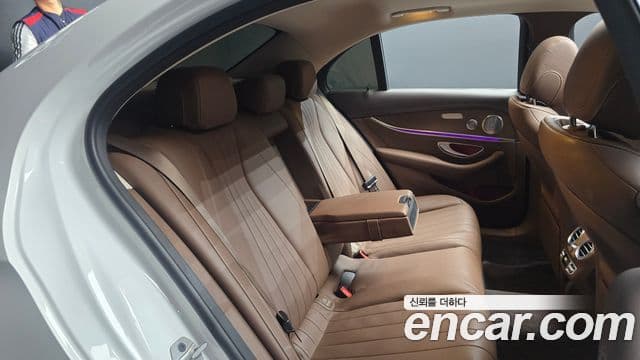 Mercedes-Benz E-Class 2020 — Şəkil 11/20