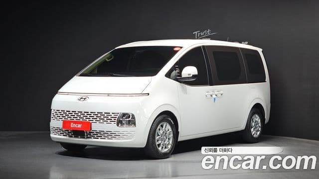 Hyundai Staria 2023 — ფოტო 1/20