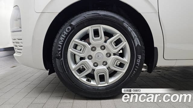 Hyundai Staria 2023 — ფოტო 5/20