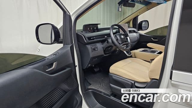 Hyundai Staria 2023 — ფოტო 10/20