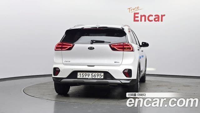 Kia Niro 2020 — Фото 4/20