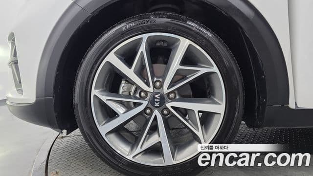 Kia Niro 2020 — Фото 5/20