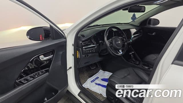 Kia Niro 2020 — Фото 10/20