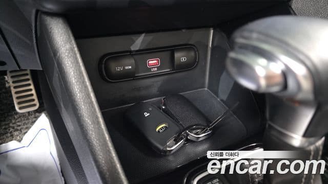 Kia Niro 2020 — Фото 13/20